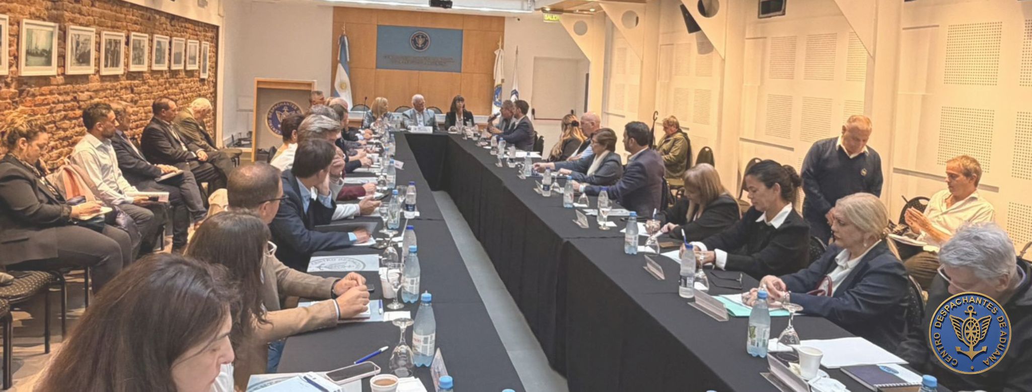 El CDA convocó a las principales cámaras y entidades de comerci